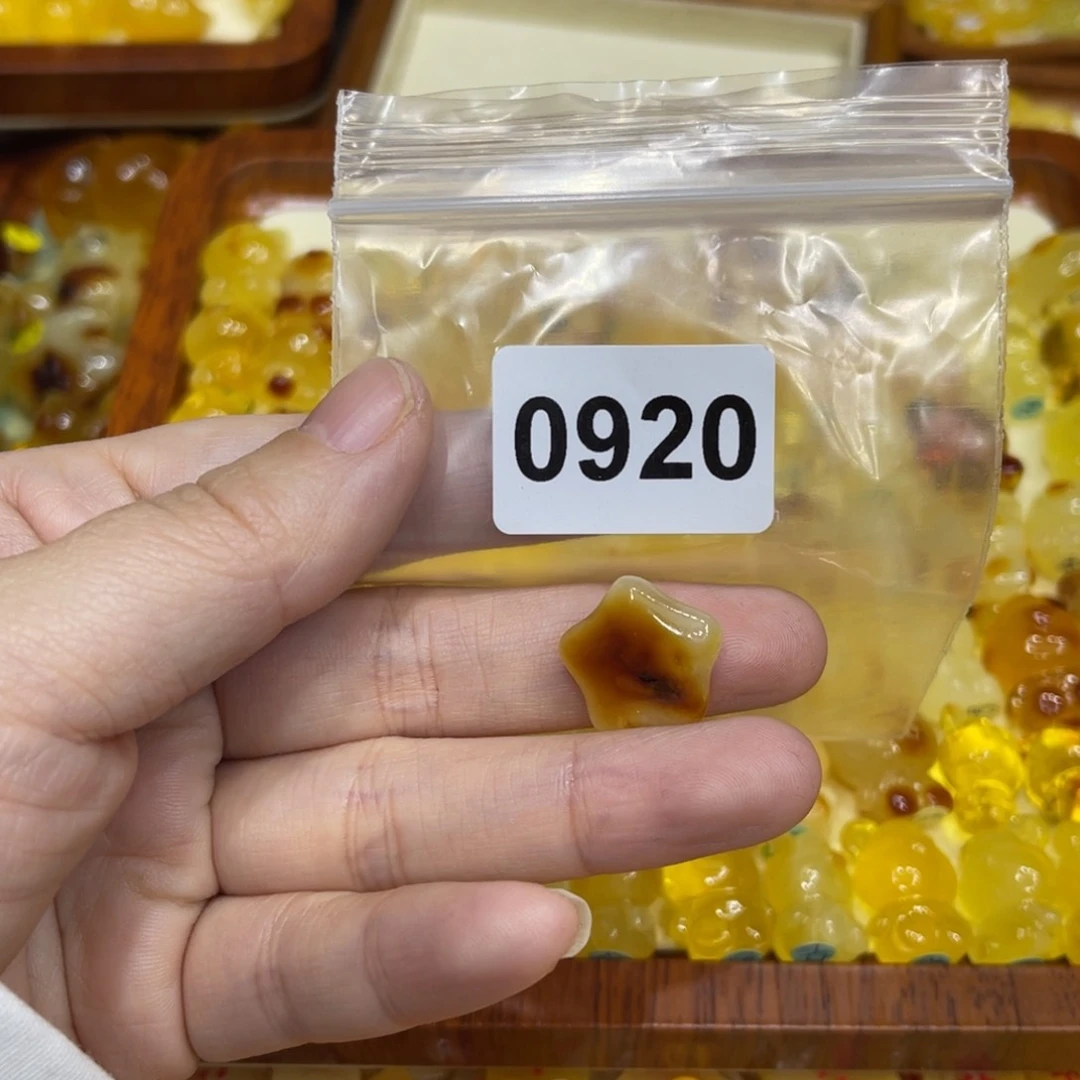 琥珀珠宝奇石未镶嵌