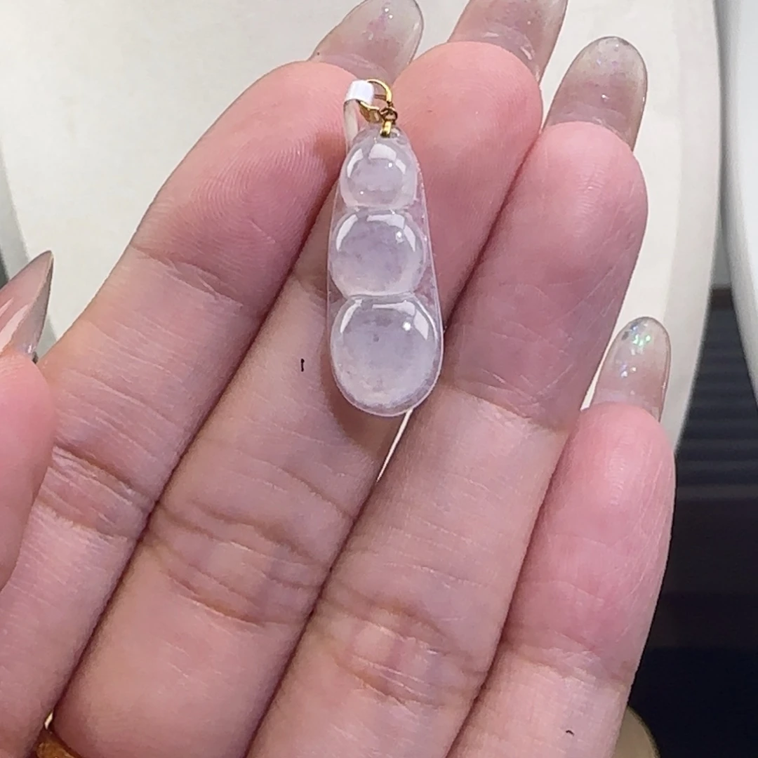 翡翠18K金镶嵌颈饰福豆