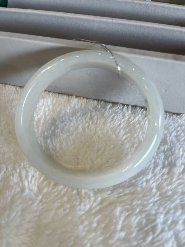 花样年华春心翡翠手镯