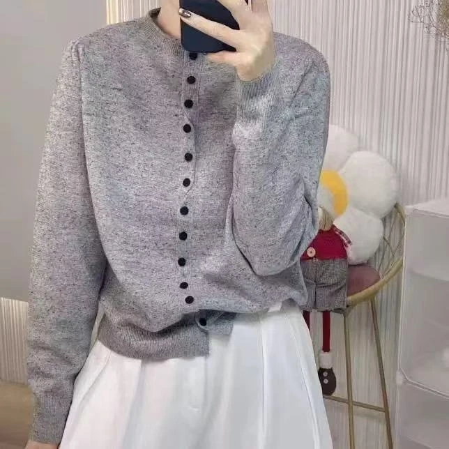 【运费补贴】灰色韩系单排扣点点欧货毛衣女春秋新款针织开衫上衣