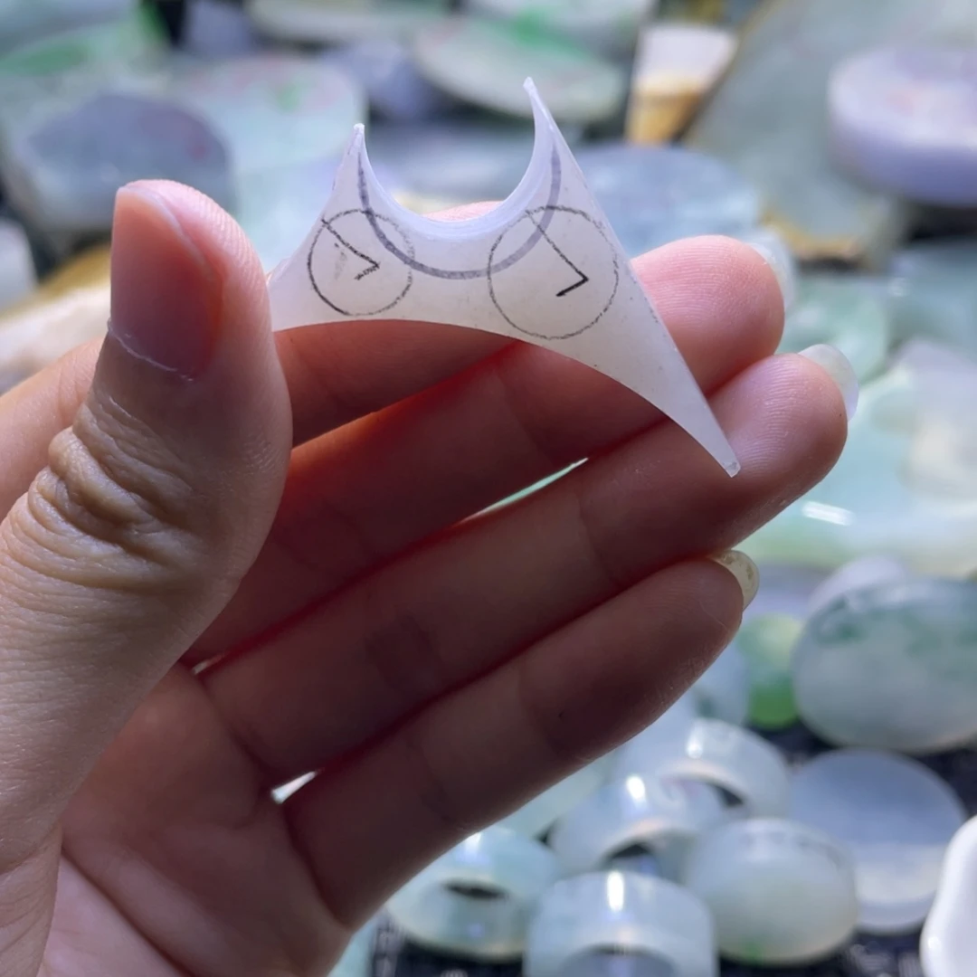 小***帝定制翡翠未镶嵌翡翠