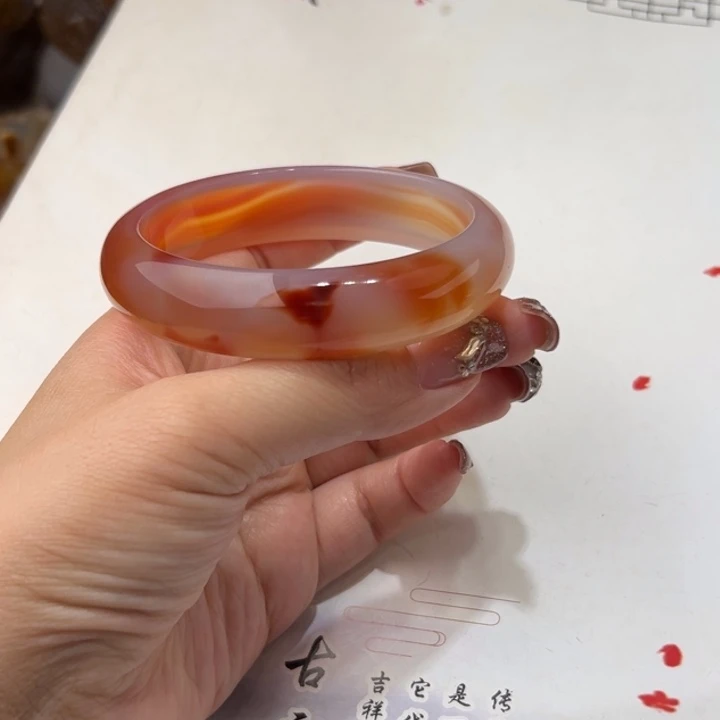 玛瑙/玉髓手镯未镶嵌63