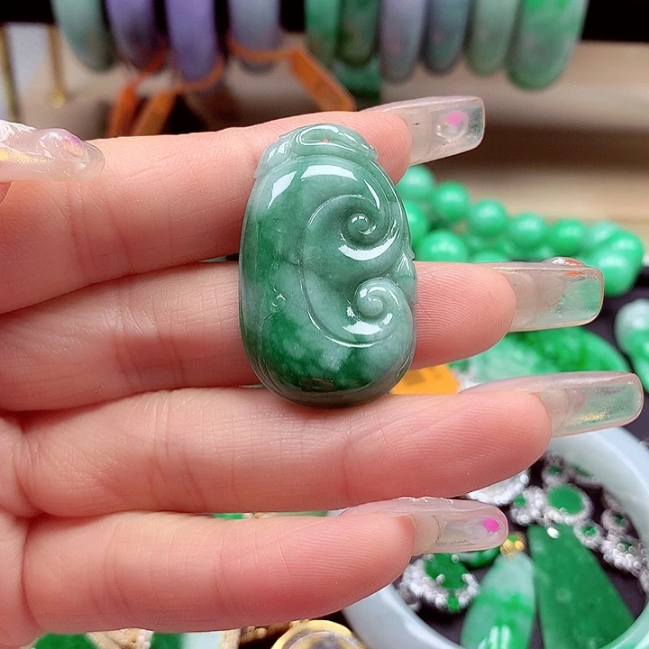 翡翠未镶嵌颈饰翡翠