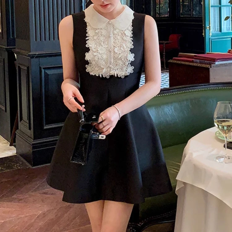 露思同款miu系千金蕾丝娃娃领黑色连衣裙女法式无袖小黑裙