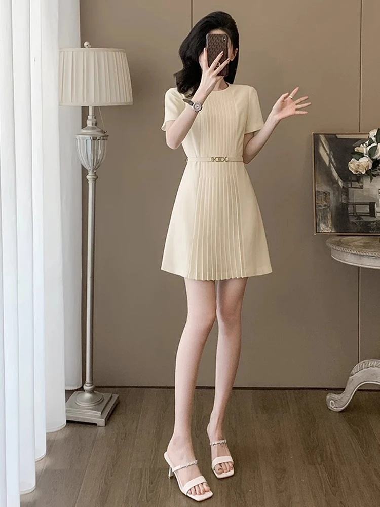 0704高腰设计感常规款小个子连衣裙修身轻职风轻奢夏季