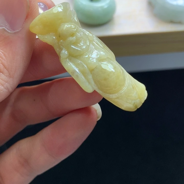 翡翠未镶嵌颈饰吊坠