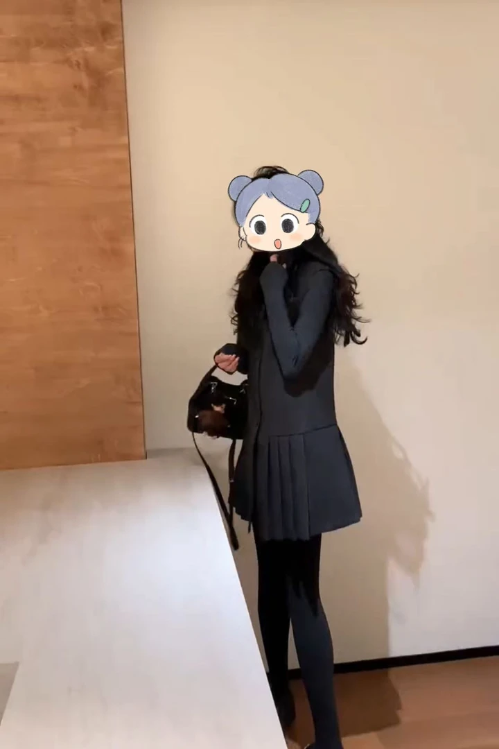 2025秋冬季新款时尚显瘦气质上衣网红洋气背心连衣裙两件套百搭款