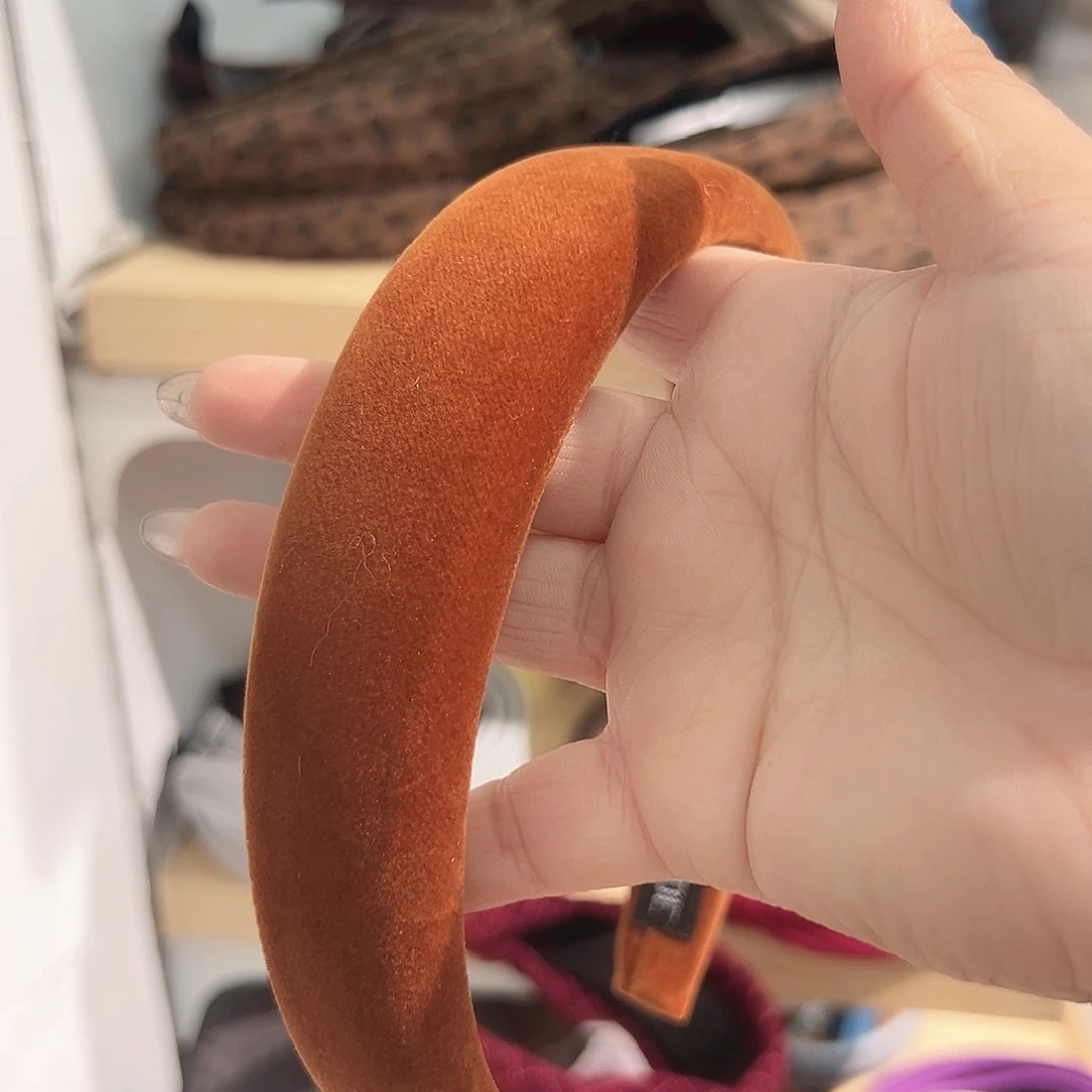 非金属南瓜色发箍一个