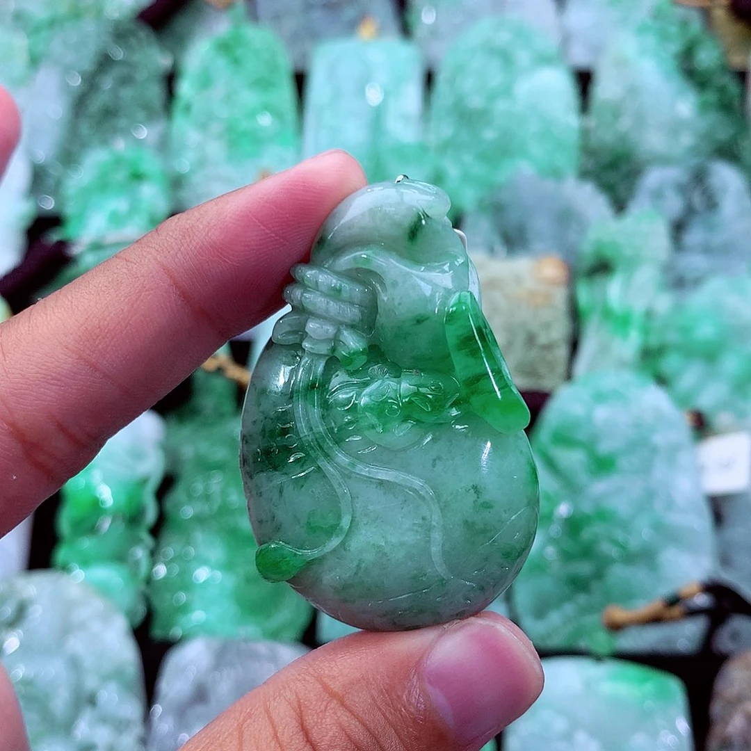 吊坠(不含链)未镶嵌翡翠