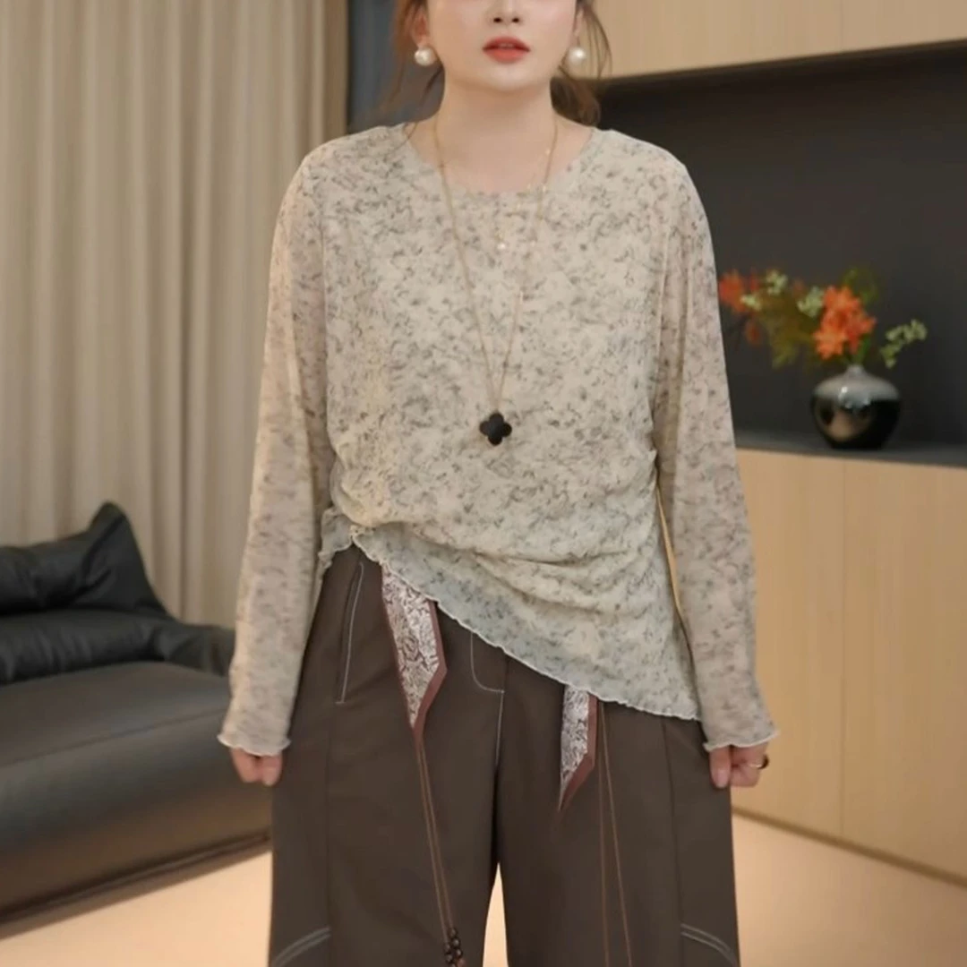 2025秋季新款宽松显瘦百搭小众长袖上衣女大码时尚印花通勤风T恤