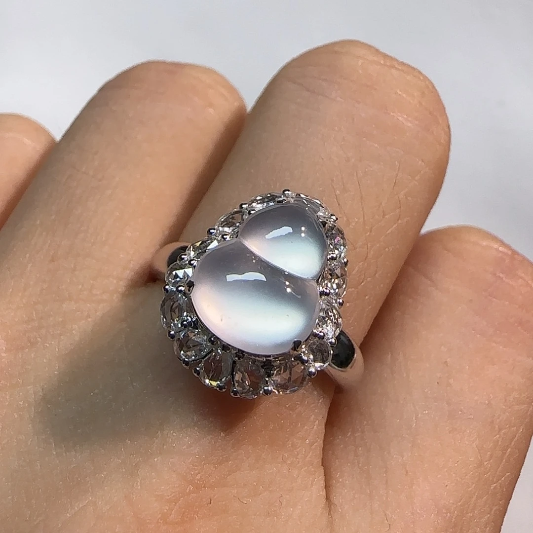 翡翠18K金镶嵌戒指葫芦