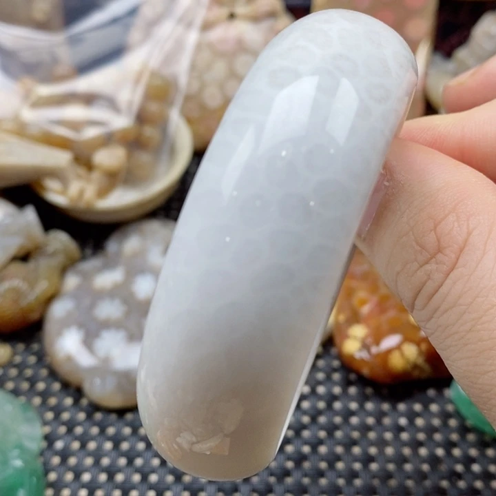 硅化珊瑚（珊瑚玉）颈饰未镶嵌51