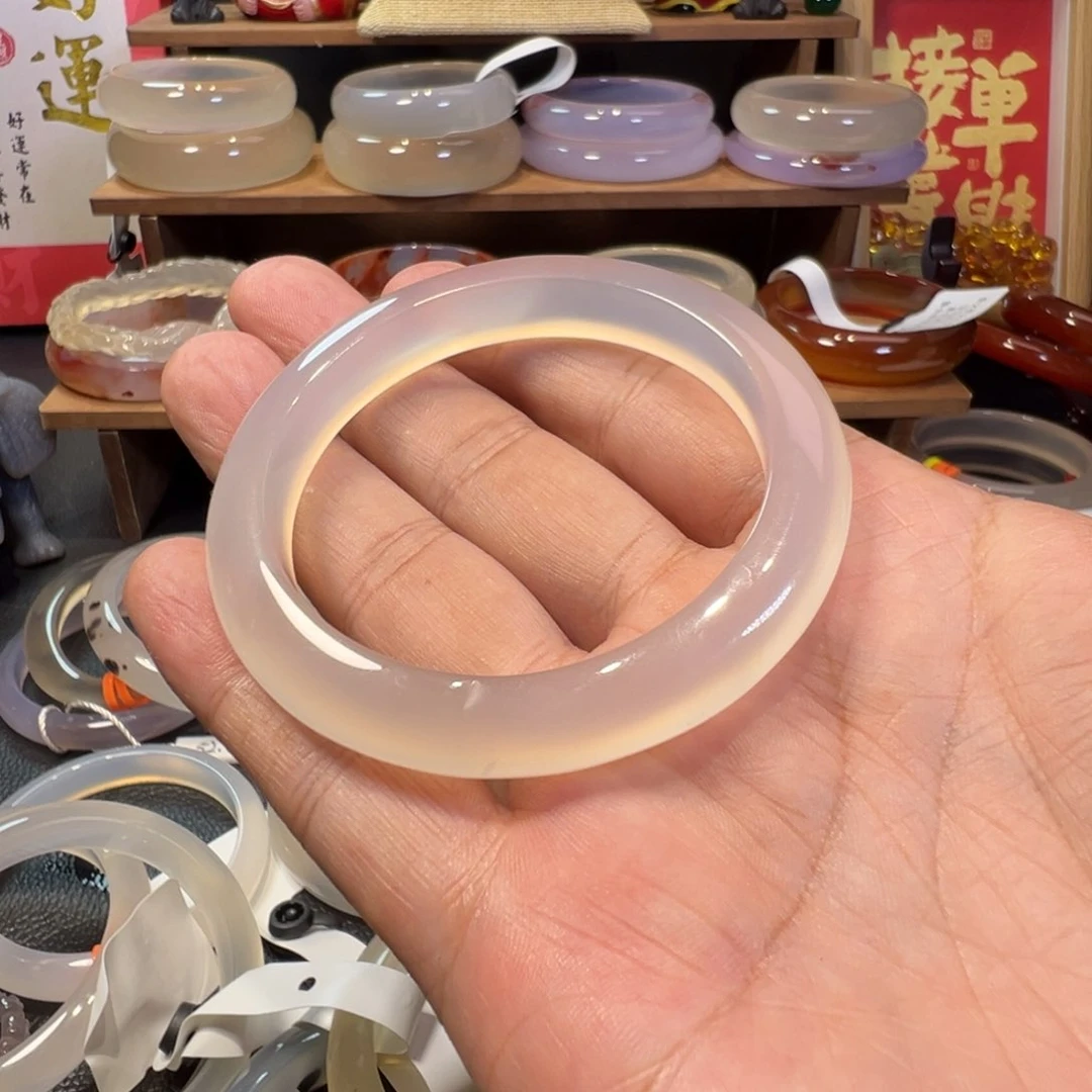 一***事玛瑙/玉髓手镯未镶嵌