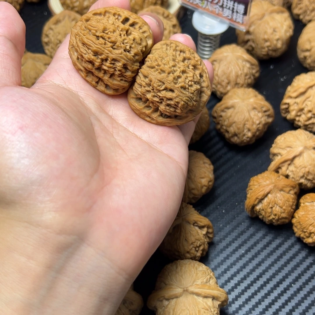 文玩核桃吊坠南疆石全品有点色差