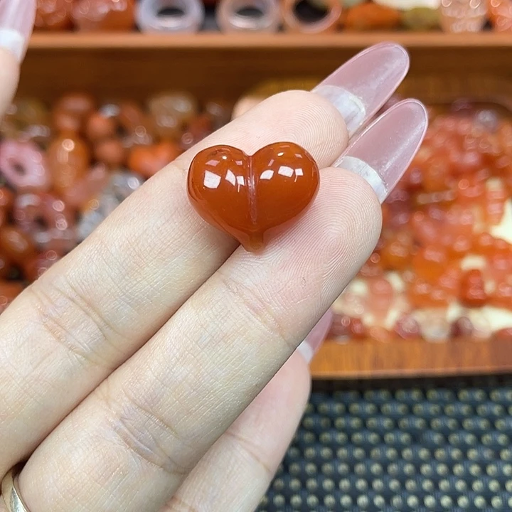 南红玛瑙未镶嵌颈饰屁桃