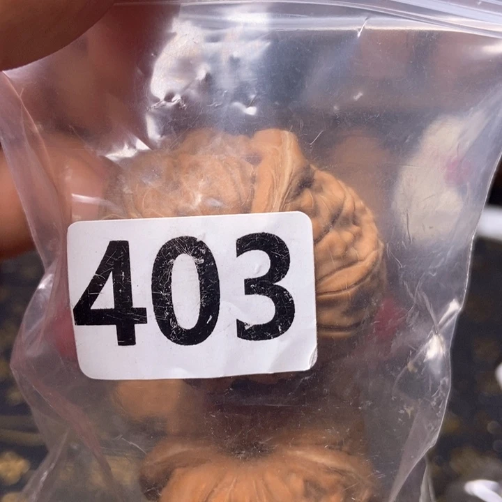 文玩核桃吊坠元宝