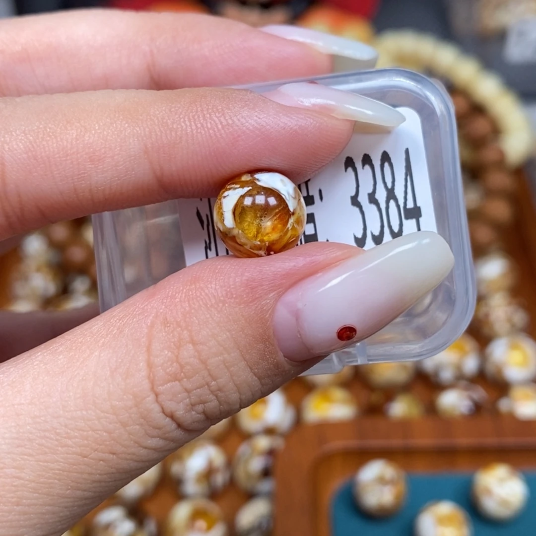 蜜蜡未镶嵌珠宝奇石3384