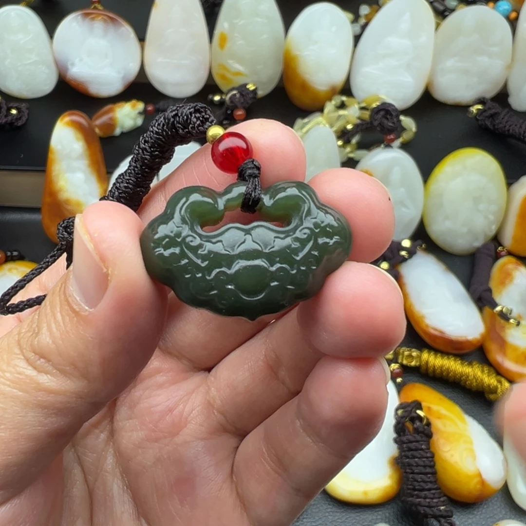 和田玉（糖玉）未镶嵌颈饰