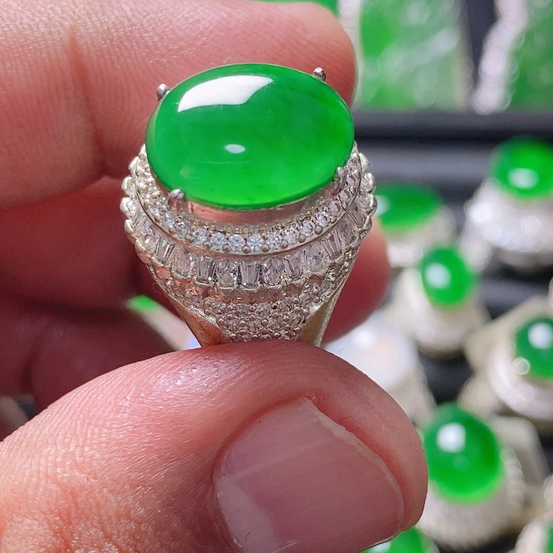 翡翠未镶嵌颈饰