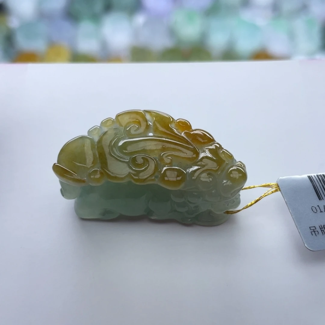 翡翠颈饰未镶嵌貔貅