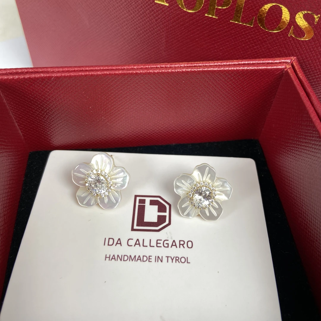 铜合金耳饰 《货号9124》高版本白色太阳花耳钉