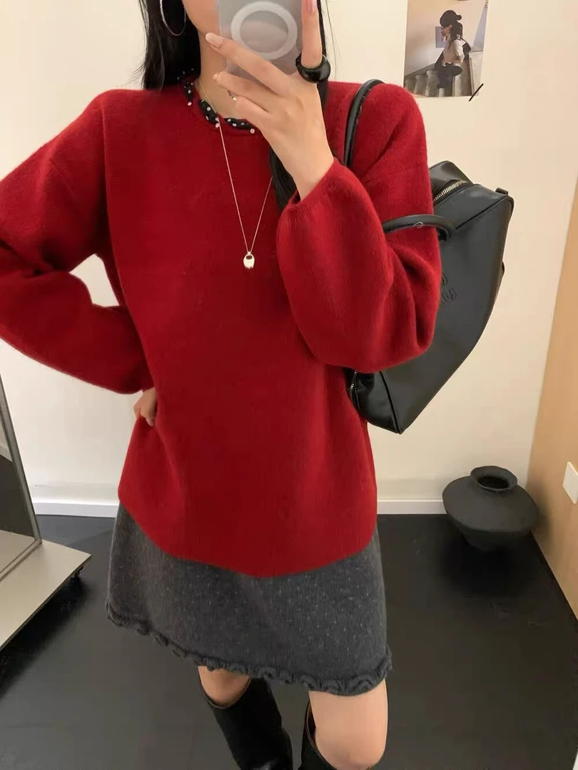 那简家「氛围感」秋冬特色领口拼波点丝巾下摆不规则厚实毛衣