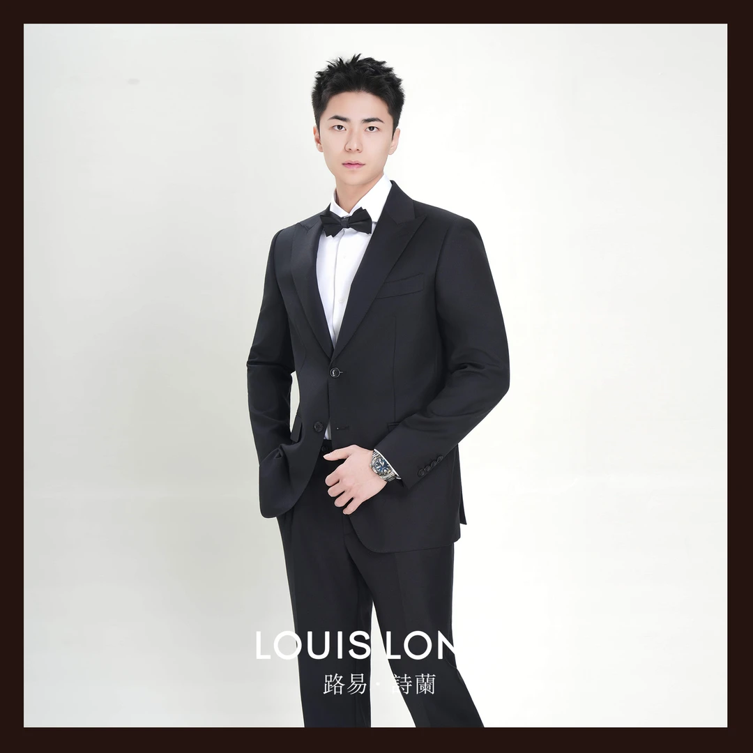 路易诗兰四季款轻奢新郎结婚西服套装男士精英戗驳领双开叉全羊毛