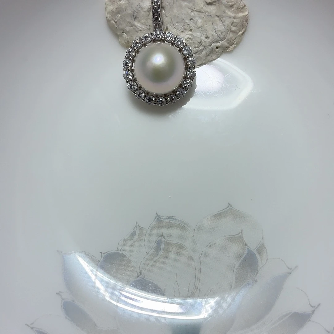 非金属10.8mm极光冷青光太阳花吊坠福利