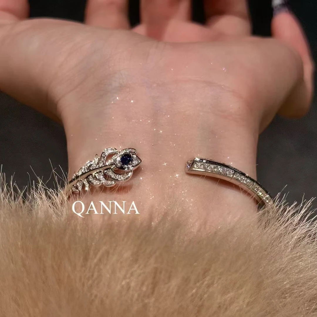 QANNA【蓝色羽毛】【设计款 重金】轻奢时尚名媛风爆闪羽毛钻石手镯AY