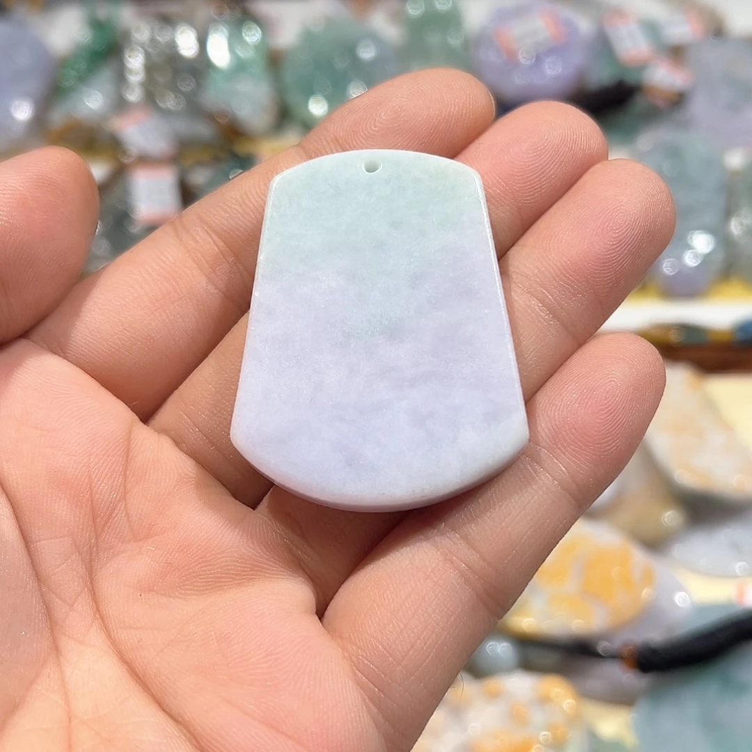 翡翠未镶嵌颈饰挂件