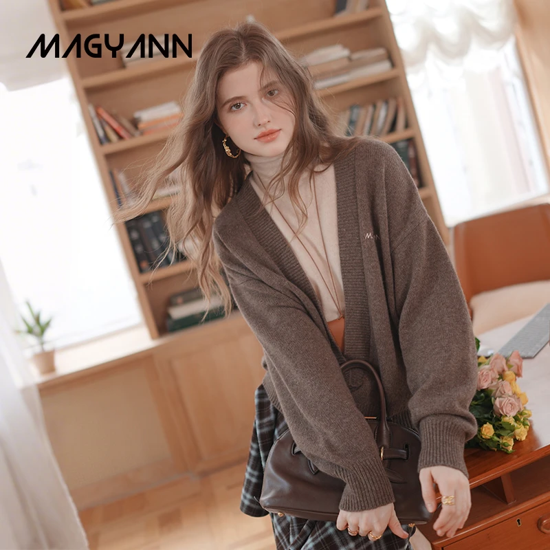 Magyann/昧宴【从容】深V领针织-棕色