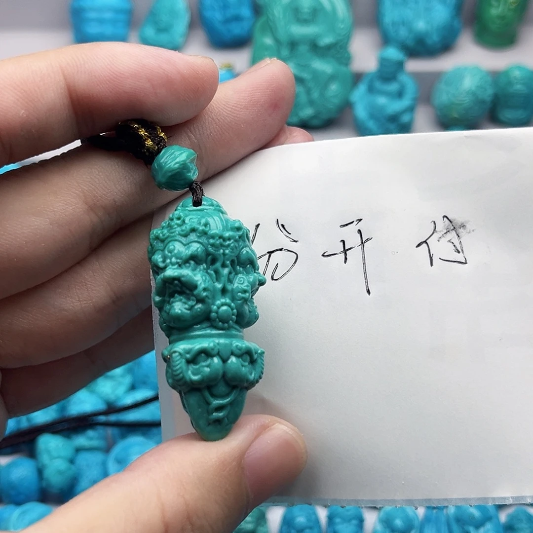 胡***匪未镶嵌绿松石天然原矿雕刻绿松石