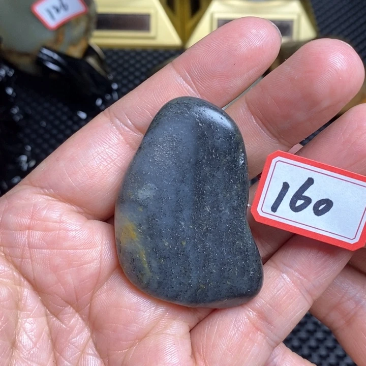 未镶嵌和田玉把件160
