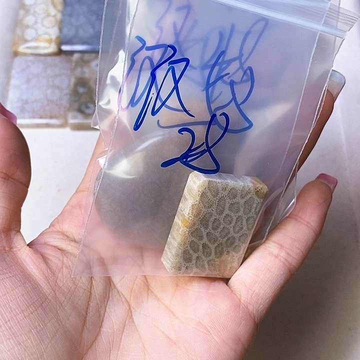 硅化玉颈饰合金汉**亚