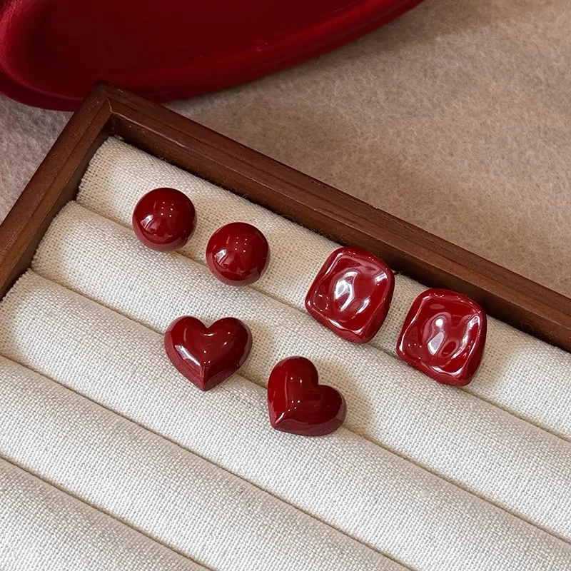 合金耳饰 超显白安可拉红几何图形耳钉女设计耳环高级桃心耳饰