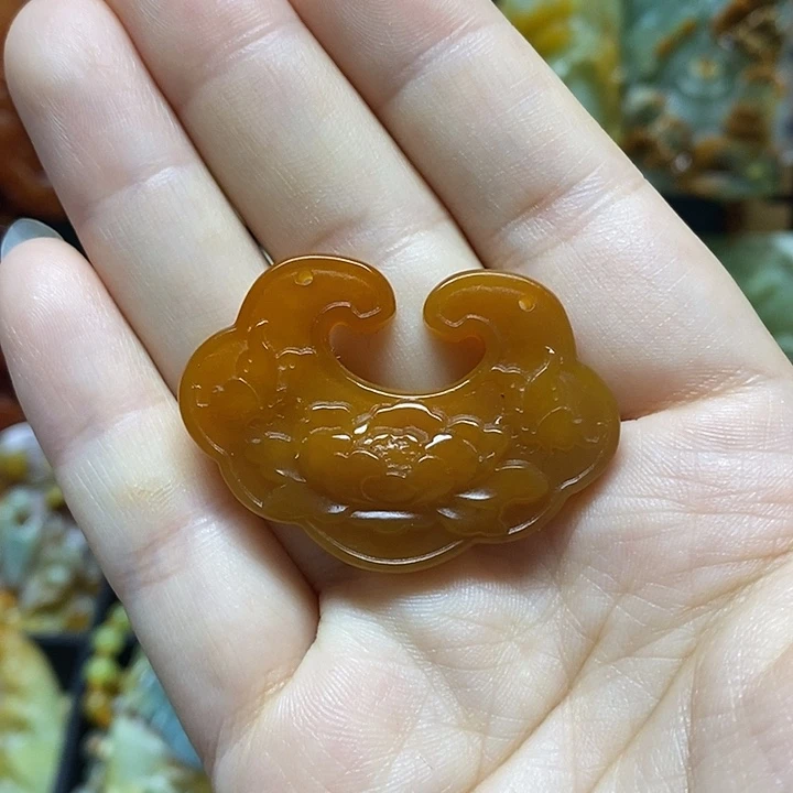 岫玉未镶嵌吊坠(赠链)