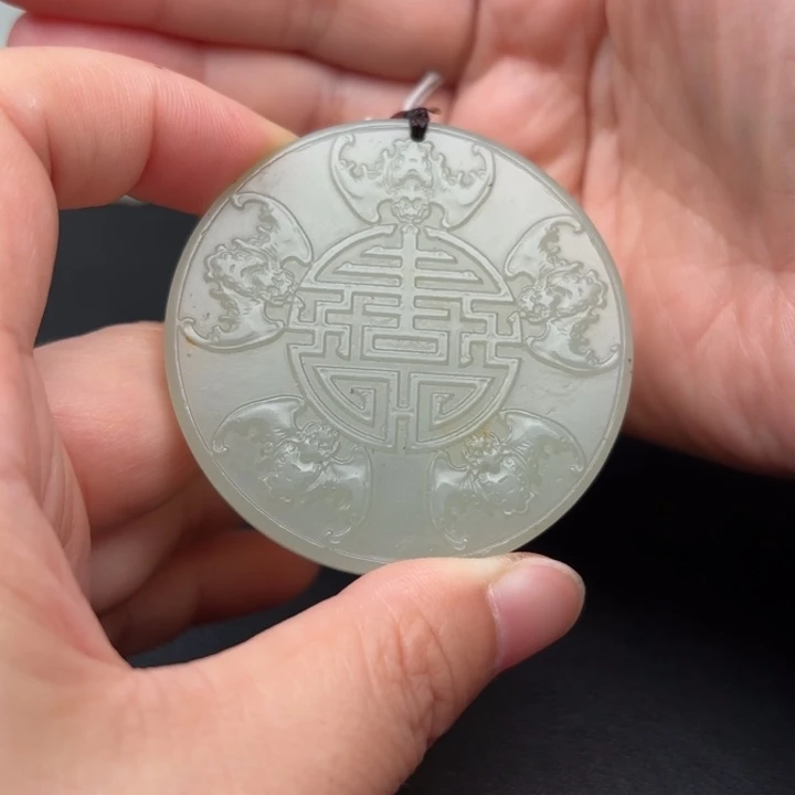 和田玉未镶嵌挂件激****刘