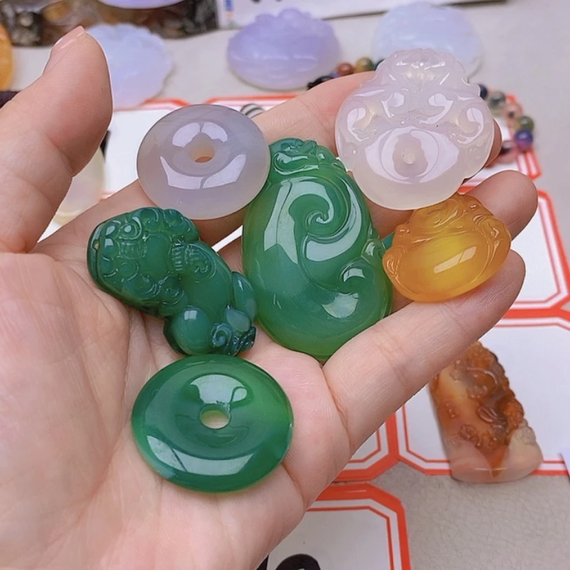 【闪购商品】玛瑙/玉髓未镶嵌珠宝半成品普****?