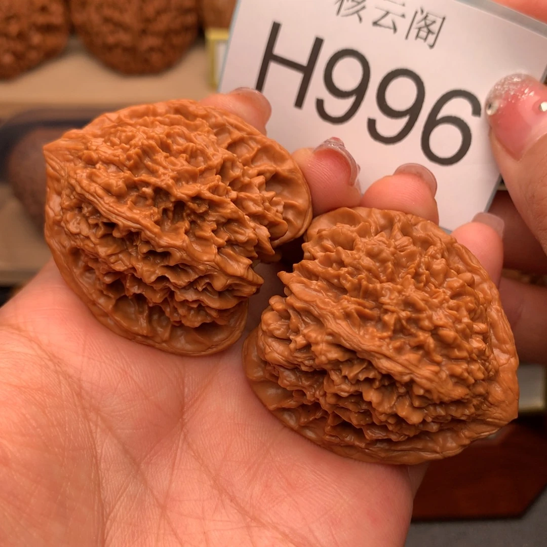 文玩核桃把件42全品红皮满天星