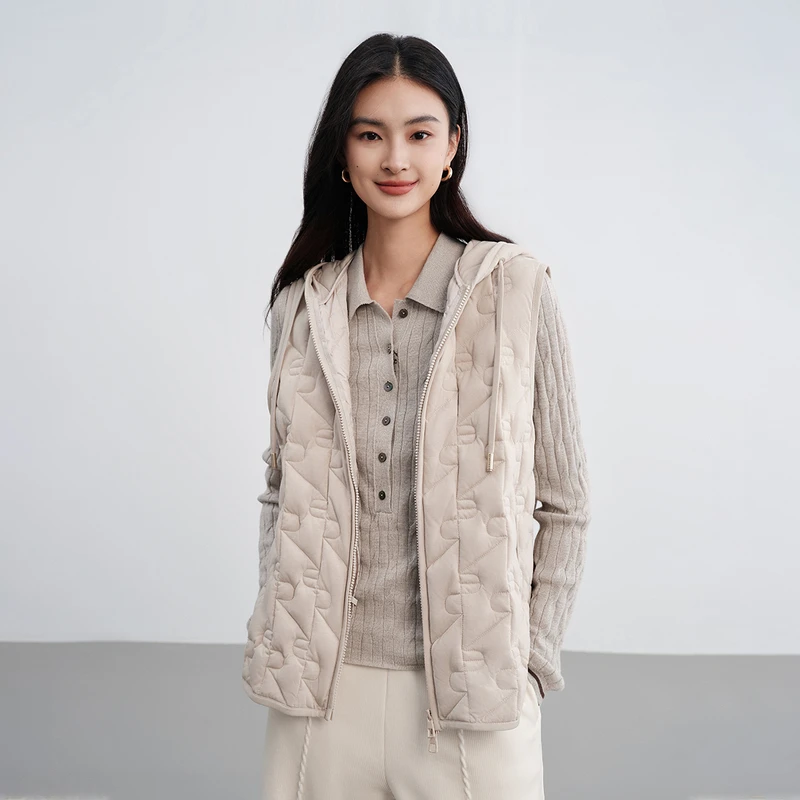 EP雅莹2025秋装新款女装 90白鹅绒轻薄绗缝连帽修身羽绒马甲Y020A
