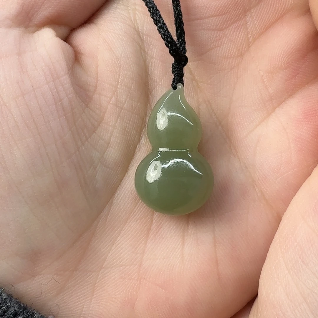 颈饰未镶嵌和田玉梅**效