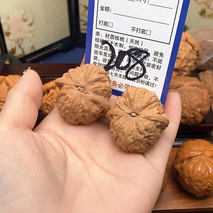 高***鹰吊坠桃核乾隆磨盘38
