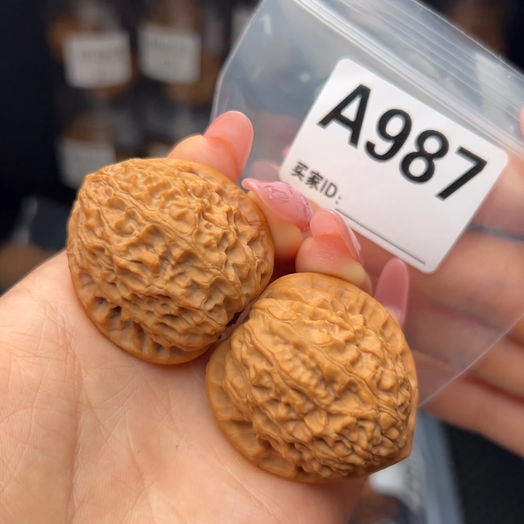 科***华文玩核桃吊坠金牛