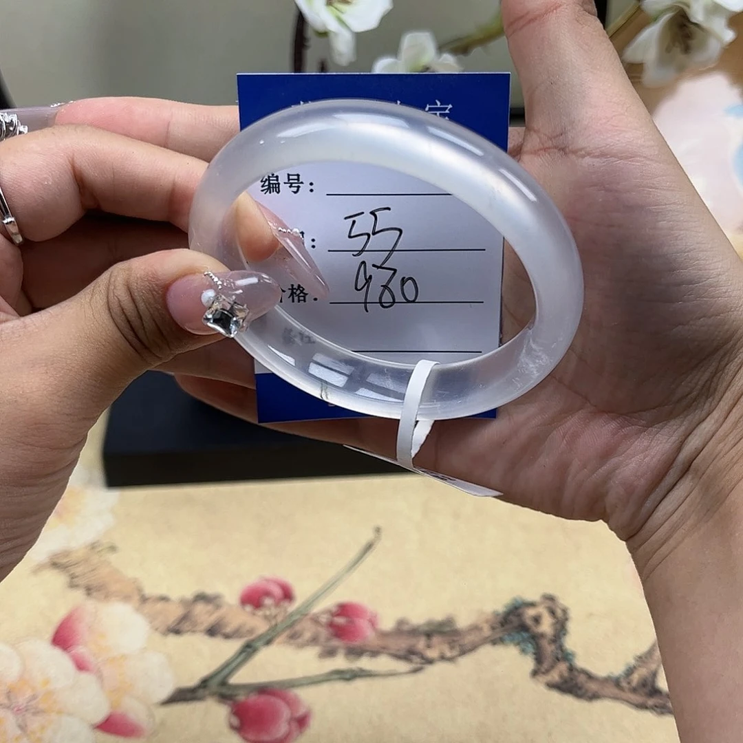 爱***天石英岩玉手镯未镶嵌