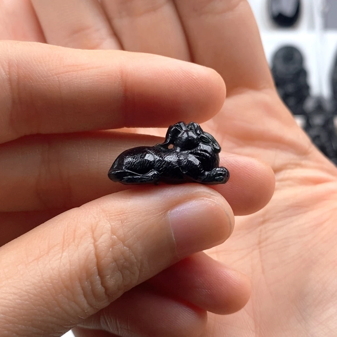 颈饰未镶嵌翡翠貔貅