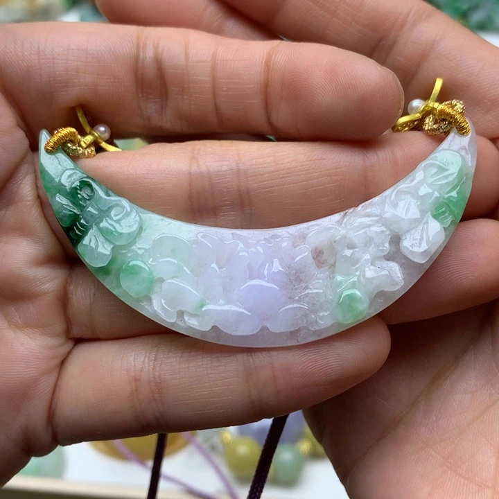 翡翠颈饰未镶嵌翡翠