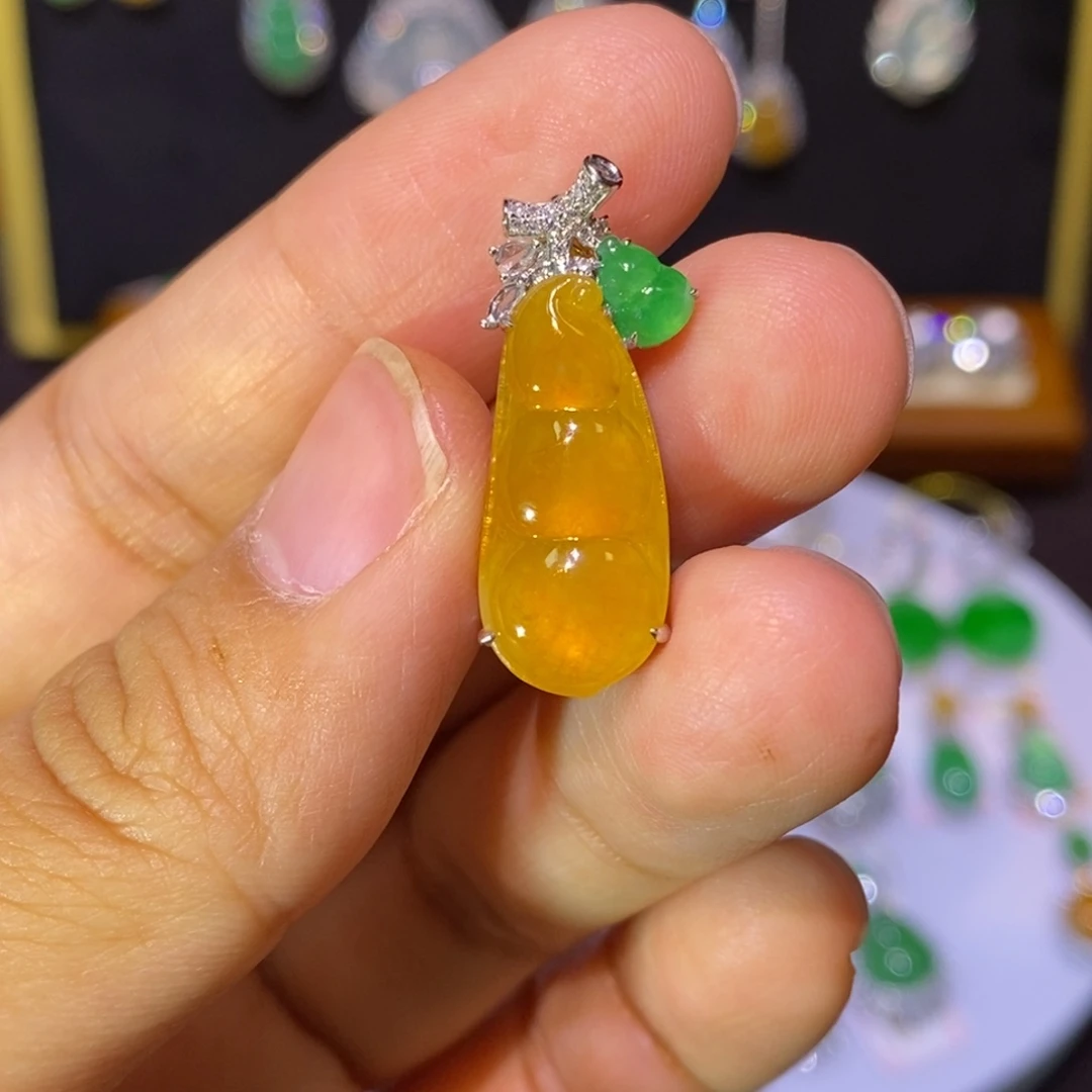 【闪购商品】吊坠(不含链)18K金镶嵌翡翠