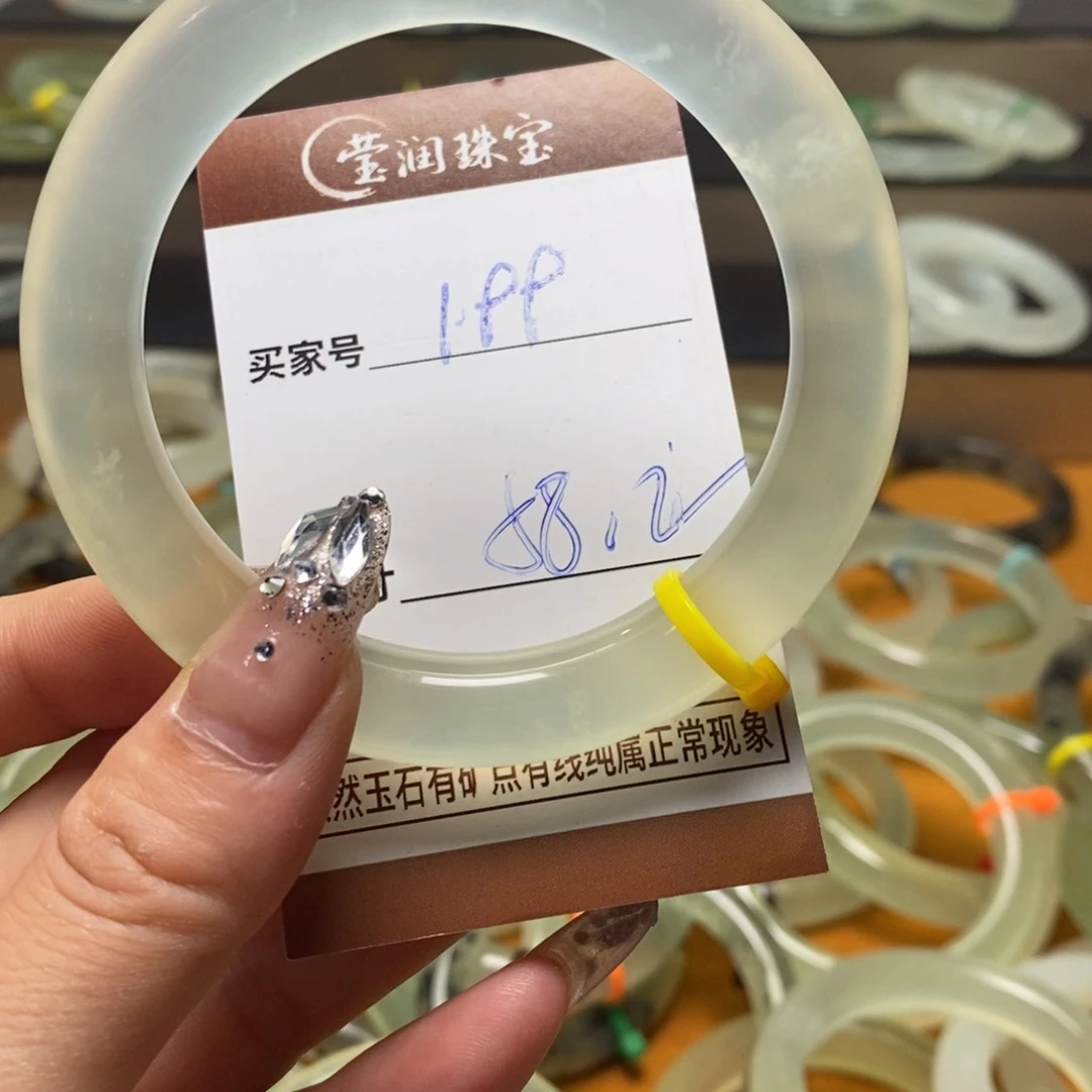 甜***晚蛇纹石玉未镶嵌手镯