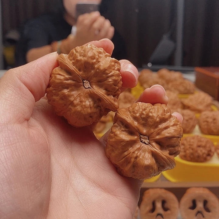 好***满吊坠桃核山地头货蛤蟆头