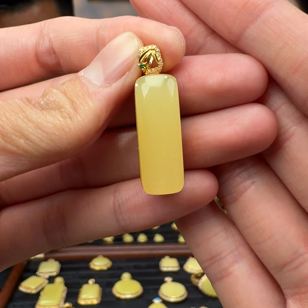 和田玉18K金镶嵌颈饰1212冰冰代购不退